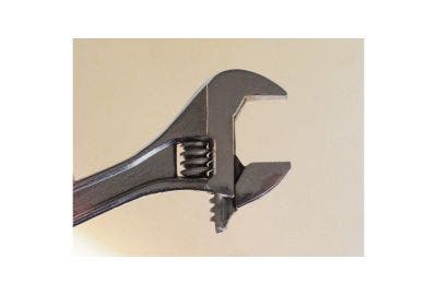 Adjustable spanner head